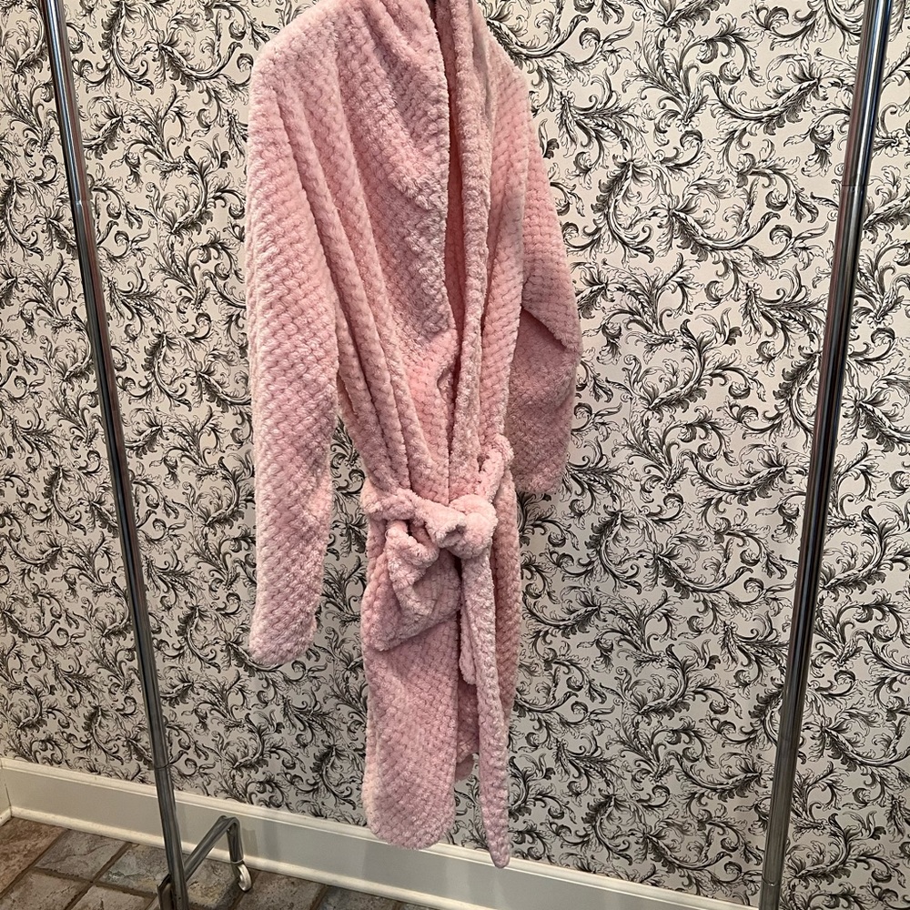Fluffy pink robe: Blue Star Clothing Company